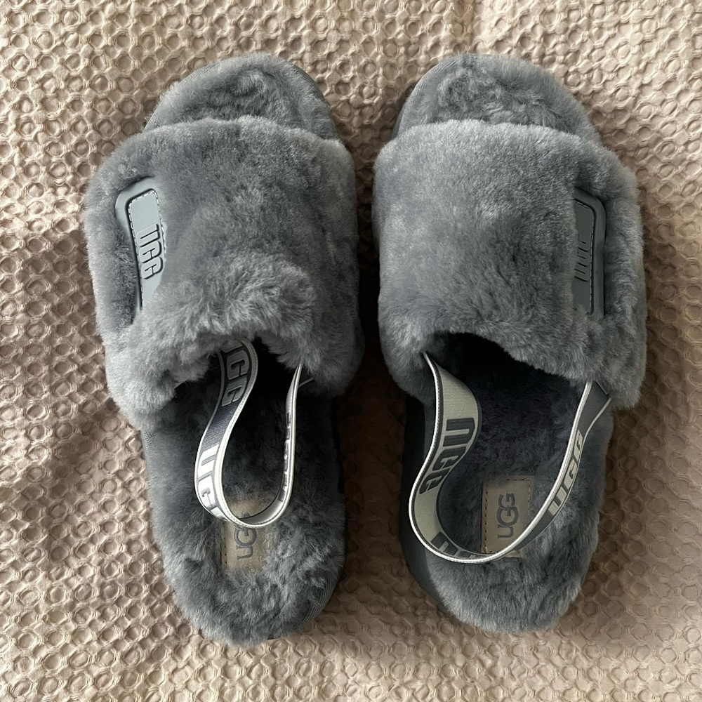 Size 6 Gray Ugg Slipper Sandals